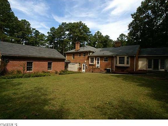 2nd image of 3920 Traylor Dr