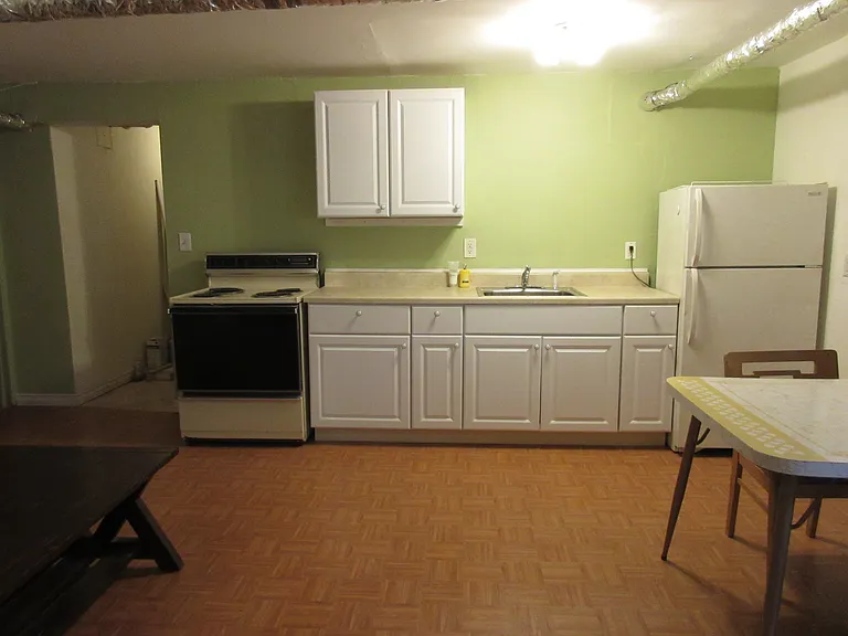 512 Packard St — Photo 5