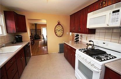 2nd image of 8 Grand Ave