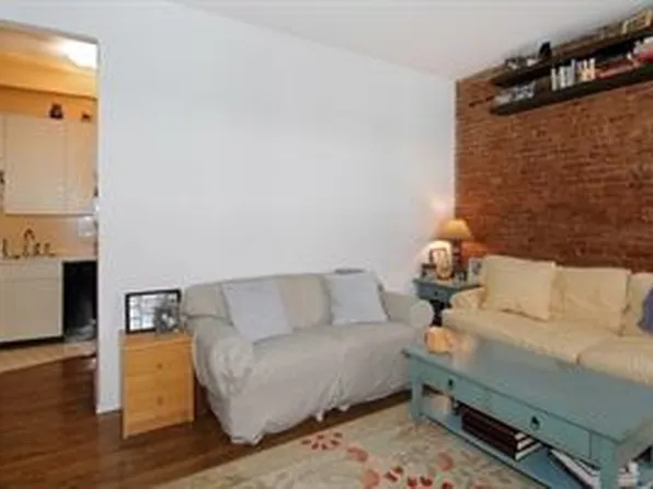 318 West 15th Street image 1 of 1