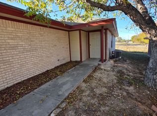 1703 Taylor St, Lampasas, TX 76550