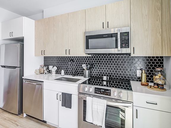 5th image of 39 Buffum St #424