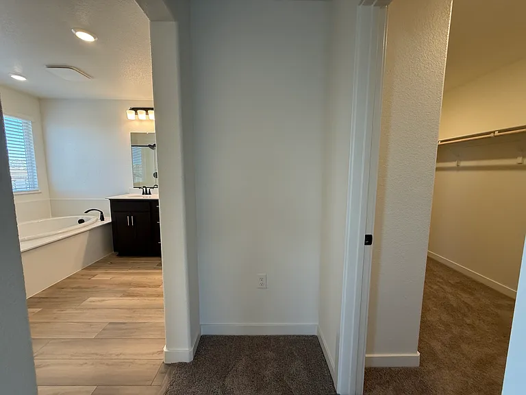 4529 Deer Point Ct — Photo 17