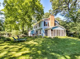 19 N Maywood Rd, Lake Forest, IL 60045