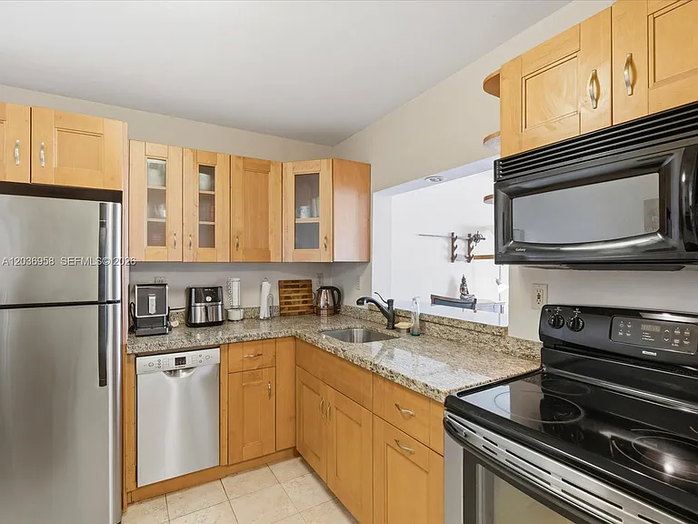 3588 Collins Ave #504 — Photo 5