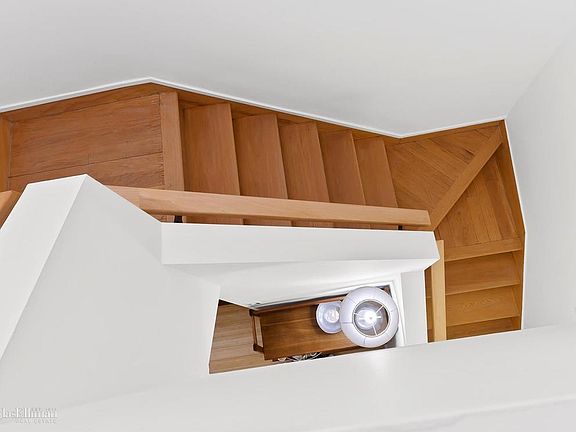 5th image of 58A Madison St #1