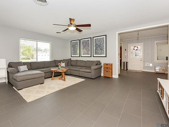 5th image of 810 Whitehead Blvd