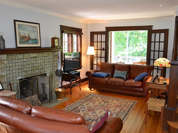 3rd image of 1306 Herlin Pl