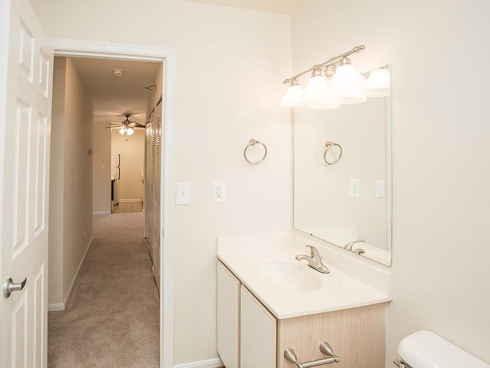 1st image of 30 Wild Oak Ln APT 200