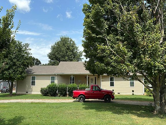 3rd image of 944 Smiths Grove Oakland Rd