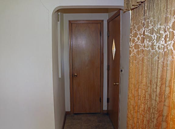 4th image of 8134 N Ottawa Ave