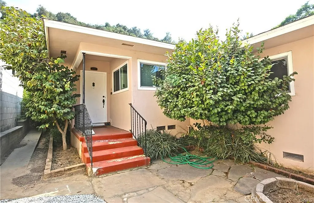 2 bed, 1152 sqft, $3,600 — Photo 1