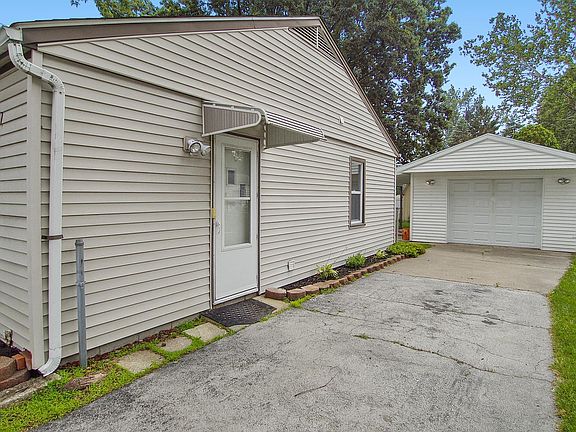 4th image of 3059 W Laskey Rd