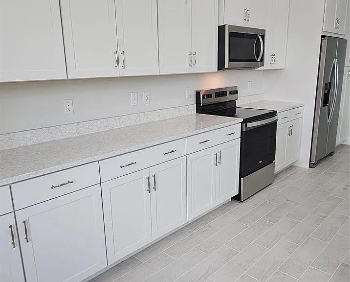 5461 Empire Dr — Photo 8