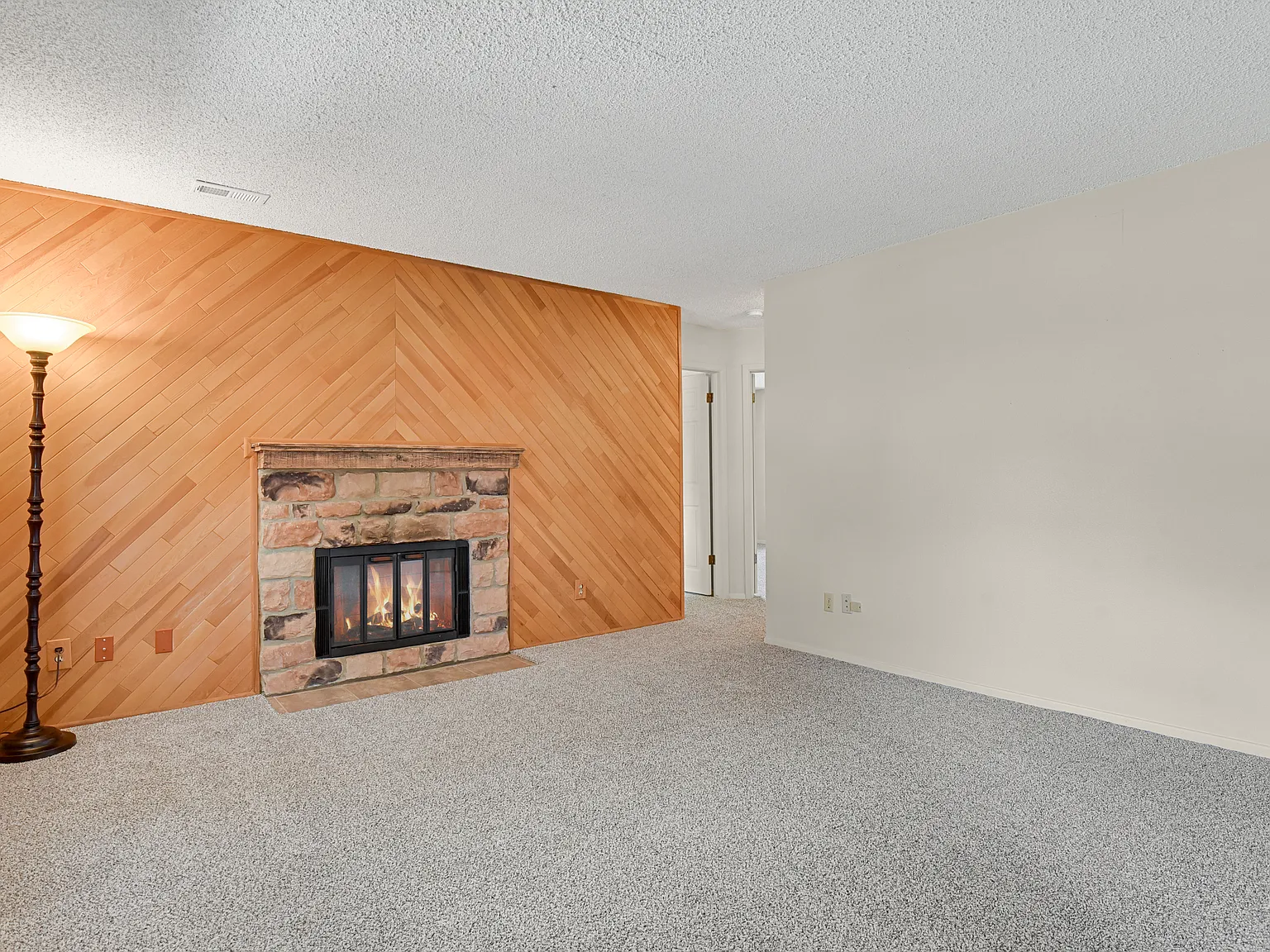 2 bed, 1292 sqft, $1,800 — Photo 3