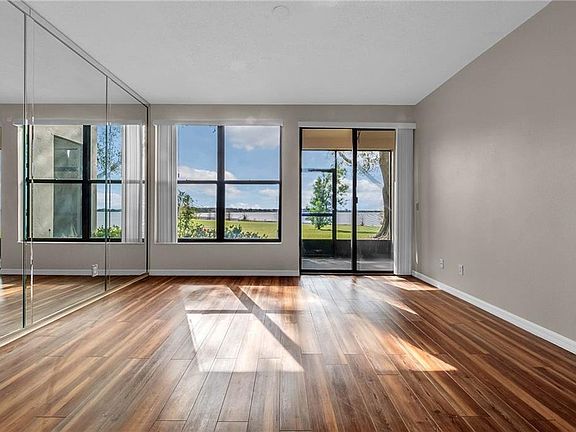5th image of 202 Laurel Cove Way