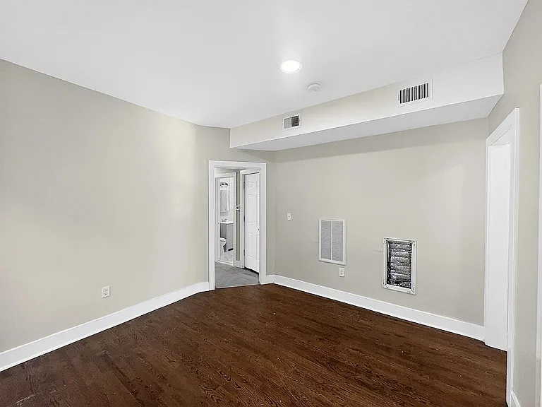 44 Clifford St #1 — Photo 5