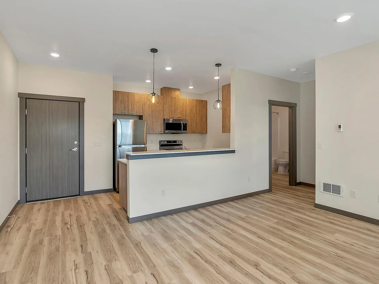 1 bed, 675 sqft, $1,700 — Photo 1