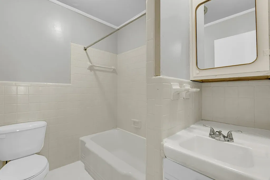 3 bed, 2027 sqft, $1,745 — Photo 4