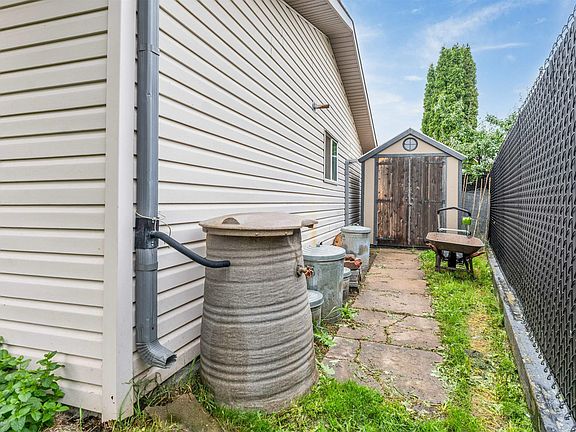 4th image of 6008 37th Ave NW
