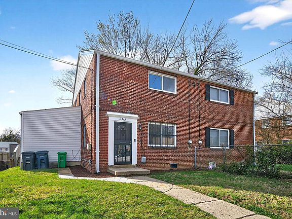 2nd image of 2315 Wyngate Rd