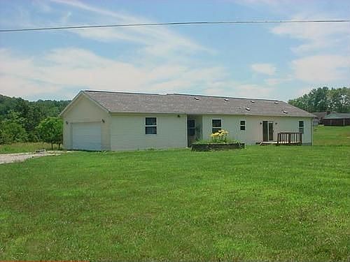 3rd image of 61 Susan Ln