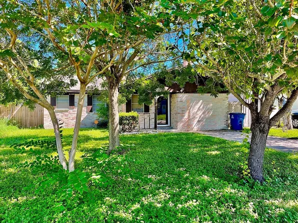2440 Avenue C, Ingleside, TX 78362