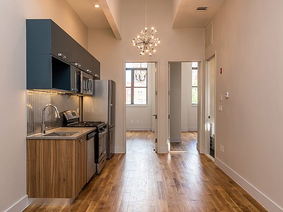 2nd image of 372 Kosciusko St #206