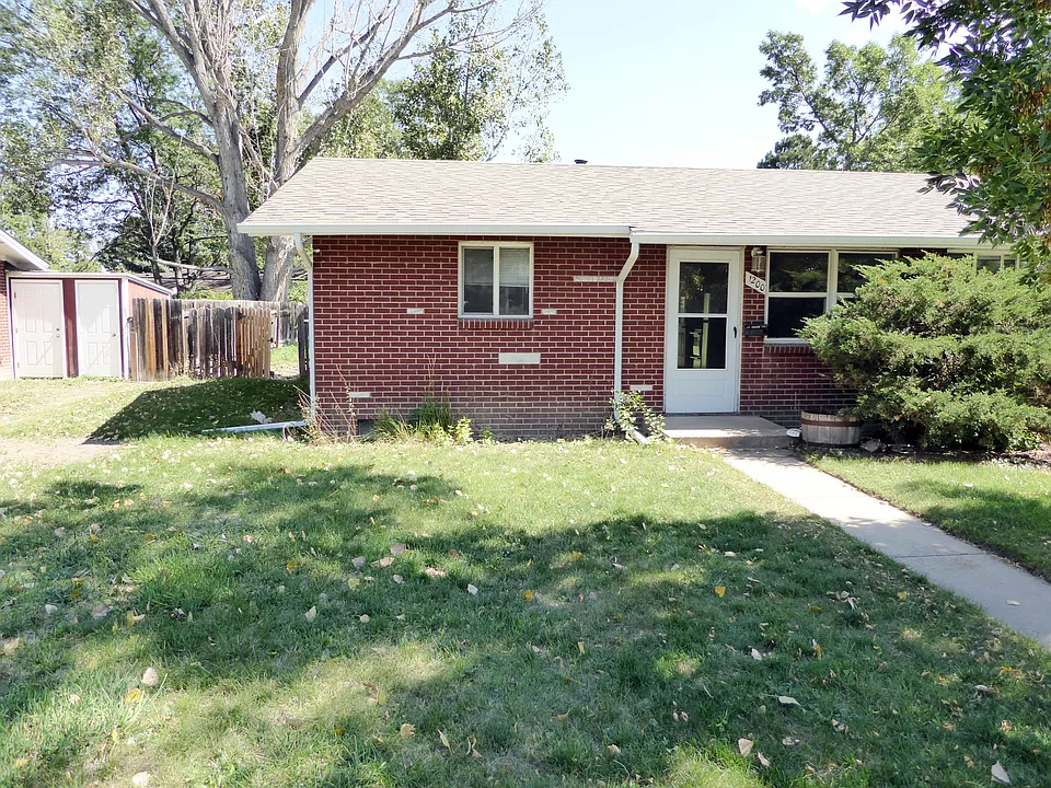 1200 Castlerock Dr