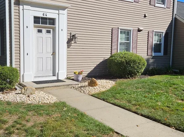 64 N Amherst Ln #B, Monroe Township, NJ 08831