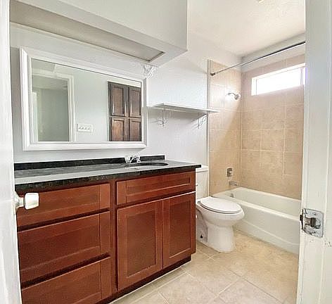 4th image of 10537 Starcrest Dr