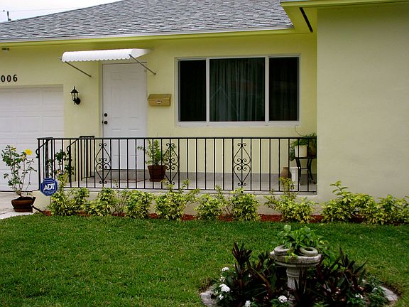 3rd image of 1006 N Ocean Breeze