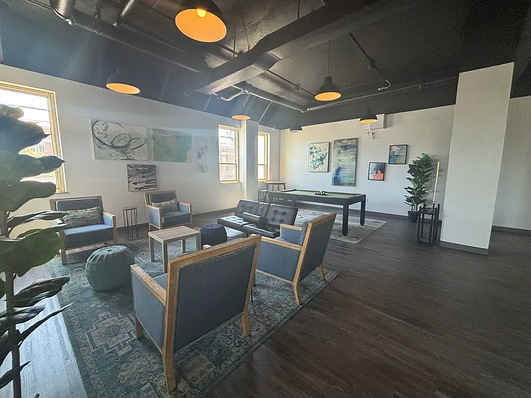 319 W Franklin St #1105 — Photo 11