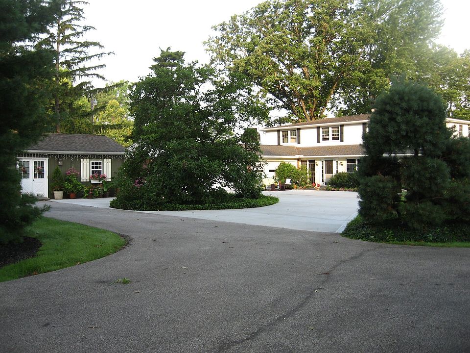 1st image of 37703 Lake Shore Blvd