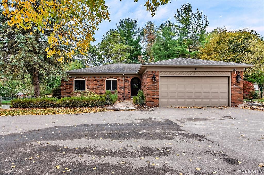 912 E Gunn Rd, Rochester, MI 48306 Zillow