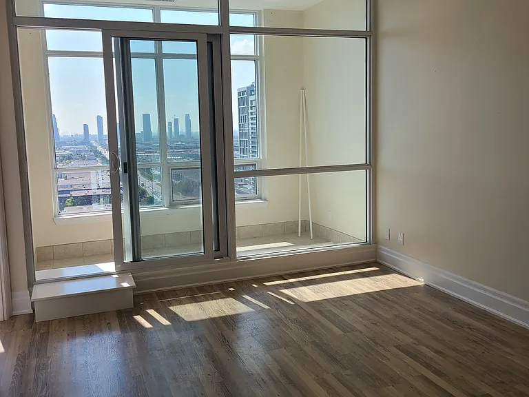 9085 Jane St #Penthouse 3 — Photo 22