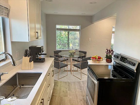 4th image of 33 Ronada Ave #31