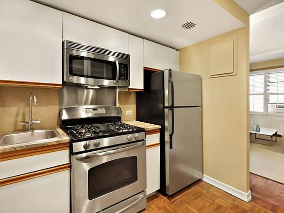 4th image of 12 W 72nd St APT 7K