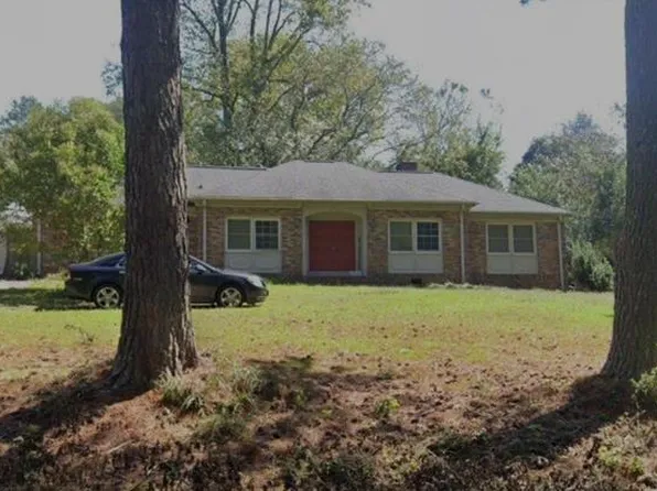 203 Hunting Rd, Greenwood, SC 29646