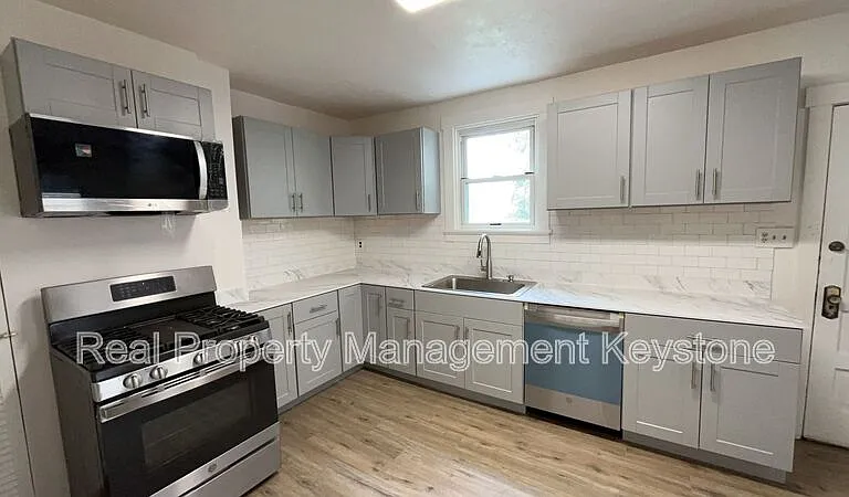 625 Blanton St — Photo 4