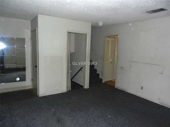 3rd image of 5086 Orinda Ave