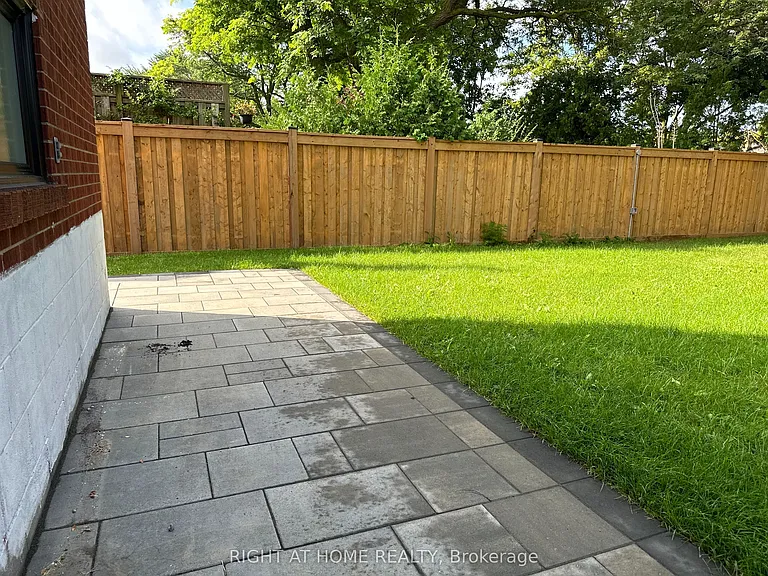 52 Sedgebrook Cres — Photo 26