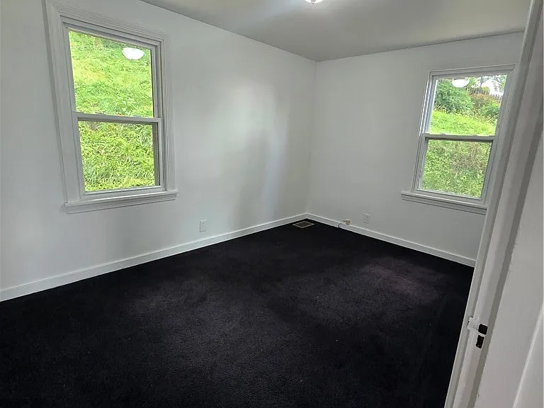 325 Outlook St — Photo 16