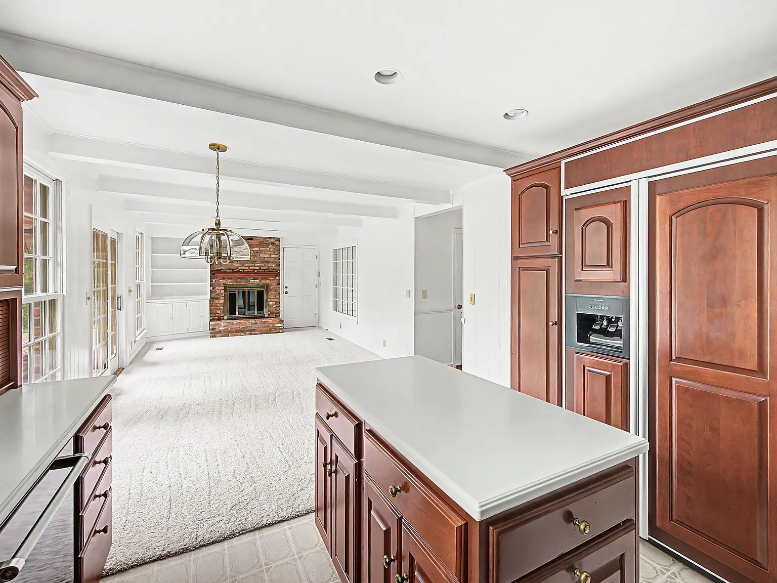 3 bed, 2.5 bath, 2206 sqft, $4,000 — Photo 4
