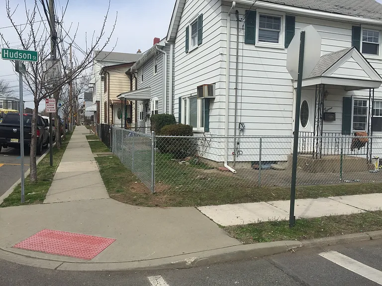 118 Palisade Ave — Photo 11