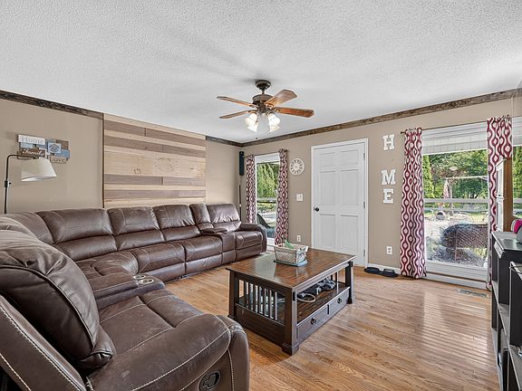 4th image of 144 Shady Grove Rd