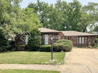 15515 Long Ave, Oak Forest, IL 60452