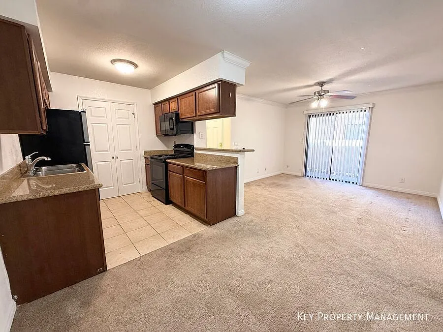 Upgraded One-Bedroom Condo in Gated Community Near Flamingo and Desert Inn — Photo 4