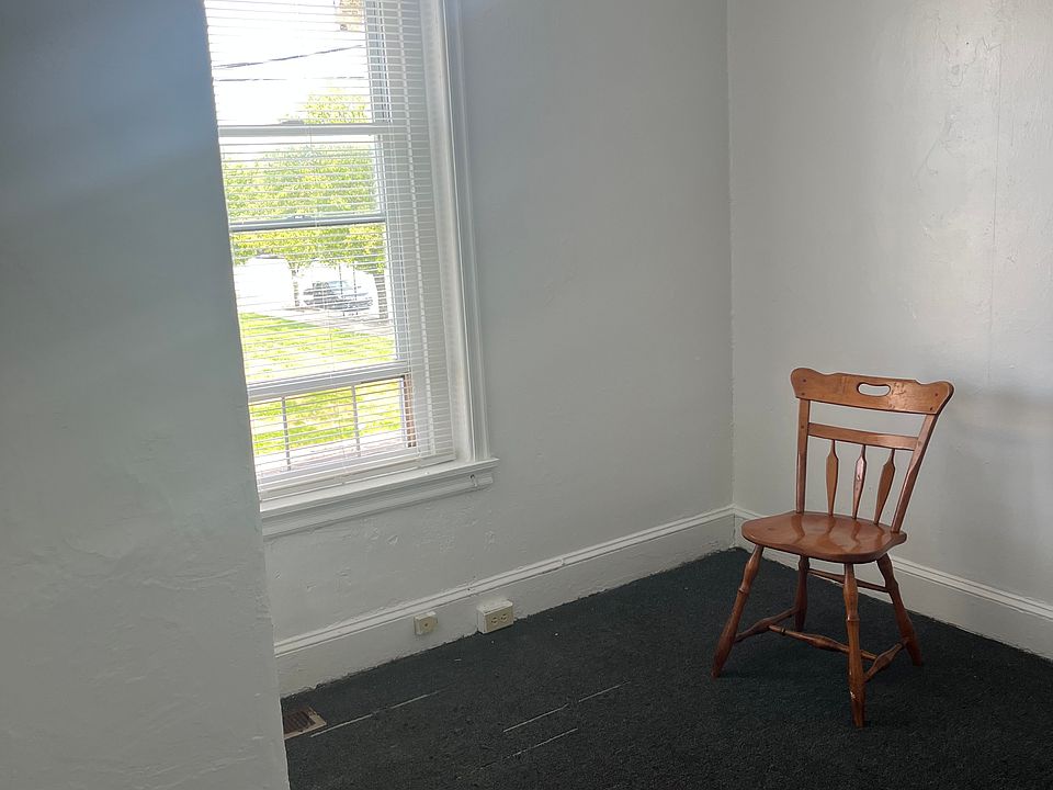 1st image of 2900 W 2nd St #2