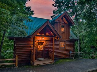 2241 Beach Front Dr, Sevierville, TN 37876